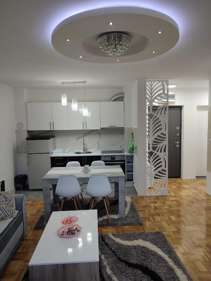 Apartmán Stan Na Dan Elena Lukavica Exteriér fotografie